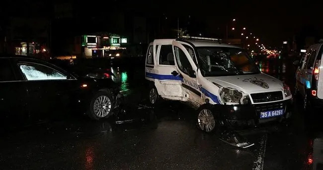 Otomobil polis aracına çarptı: 3 yaralı
