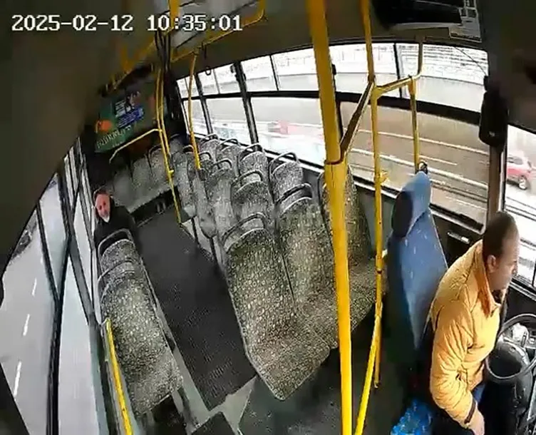 Kocaeli’de halk otobüsü şoförü aniden fenalaşmıştı: Otobüsü durduran yolcu dehşet anlarını anlattı… Ölme ihtimalimiz yüzde yüzdü