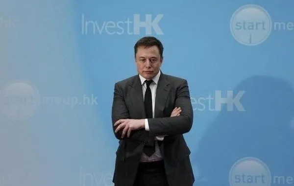 Elon Musk'tan yapay zeka için şok benzetme!