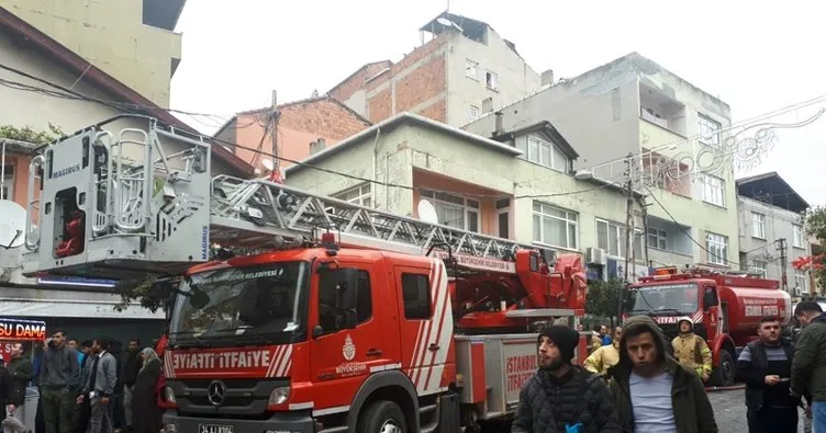 Beyoğlu’nda 4 katlı binada yangın paniği