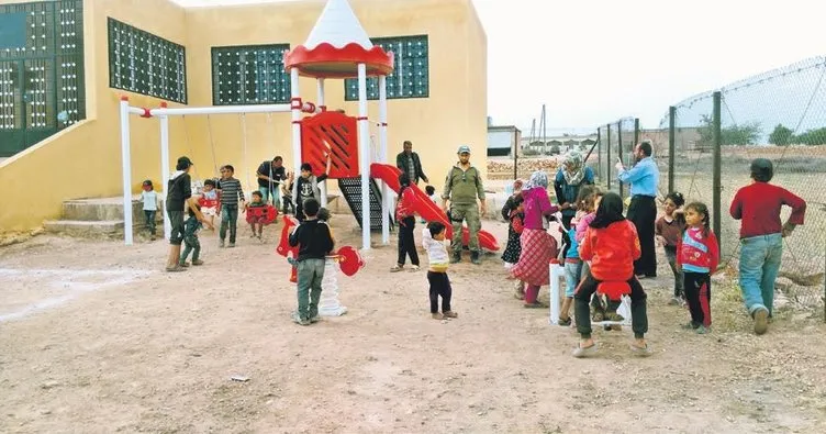 Afrinli çocuklara oyun parkı yapıldı