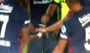Süper Kupa finalinde sahaya bıçak atan kişi yakalandı