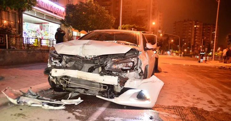 Adana’da iki otomobil çarpıştı: 1 ölü, 1 yaralı