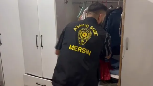 mersinde-yasa-disi-bahis-ve-dolandiricilik-operasyonu-35-milyar-liralik-islem-hacmi-ortaya-cikti-62-gozalti-ka-1791890209532.jpg