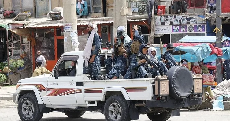 Afganistan’da intihar saldırısı: Bakanlık binası hedef alındı