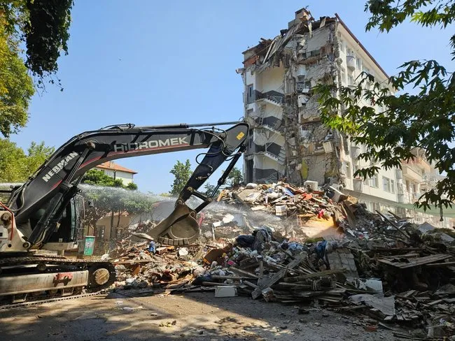 Son dakika: Daha büyük deprem olur mu? Balıkesir yine sallandı! Fay hattını inceleyen uzmanlardan açıklama!