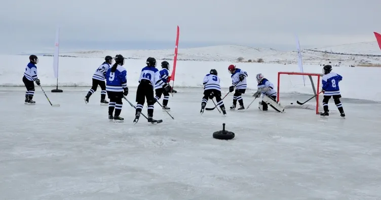 Çıldır Gölü’nde Buz Şenliği düzenlendi