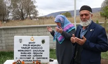 Şehit oğlunun mezarına gidip müjdeyi verdi: Oğlum, hain geberdi, kurban keseceğim! #erzurum