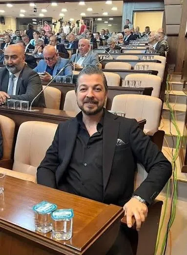 chpdeki-istifa-dalgasina-meclis-uyeleri-de-katildi-sile-ve-umraniyede-chpden-istifalar-geldi-1784878287928.jpg