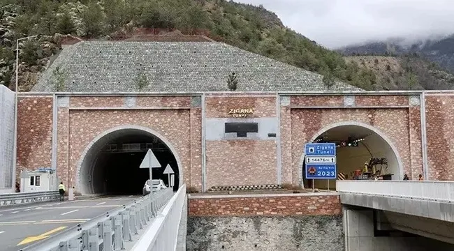 yeni-zigana-tunelini-acildigi-gunden-bu-yana-1-milyonun-uzerinde-arac-kullandi-1697360181053.jpg