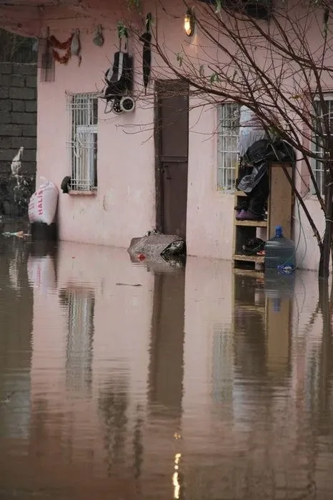 Diyarbakır’ı sağanak yağış vurdu