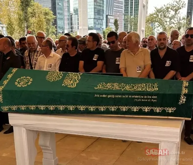 Babaya gözüyaşlı veda...İrem Sak babası Şemsettin Sak’ı son yolculuğuna uğurladı