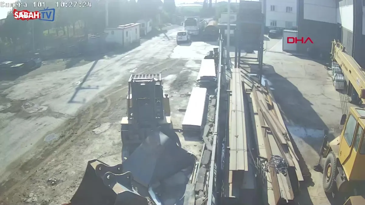 İzmir-Torbalı'da metal fabrikasında patlama! 3'ü ağır, 7 işçi yaralı... | Video
