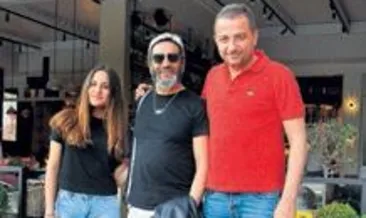 Dostlarıyla bir araya geldi