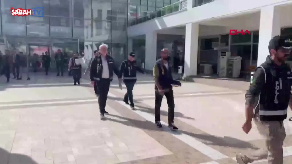 SON DAKİKA: Tepebaşı Belediyesi’ne yolsuzluk operasyonu: 20 gözaltı | Video videosunu izle SON DAKİKA: Tepebaşı Belediyesi’ne yolsuzluk operasyonu: 20 gözaltı | Video videosunu izle
