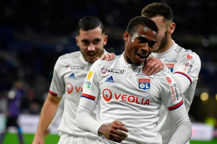 UEFA resmen açıkladı! Galatasaray'dan Fenerbahçe'ye büyük fark