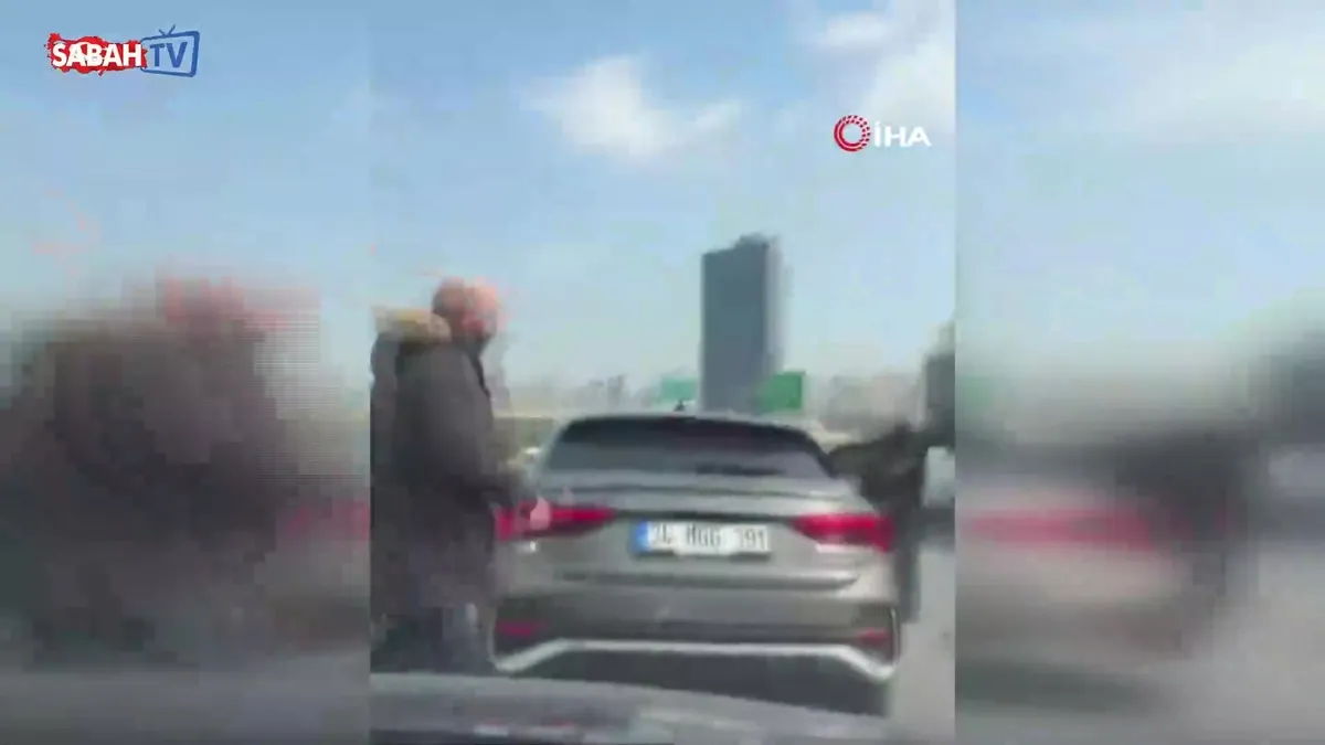 Küçükçekmece’de trafikte tartışma pahalıya patladı | Video videosunu izle Küçükçekmece’de trafikte tartışma pahalıya patladı | Video videosunu izle