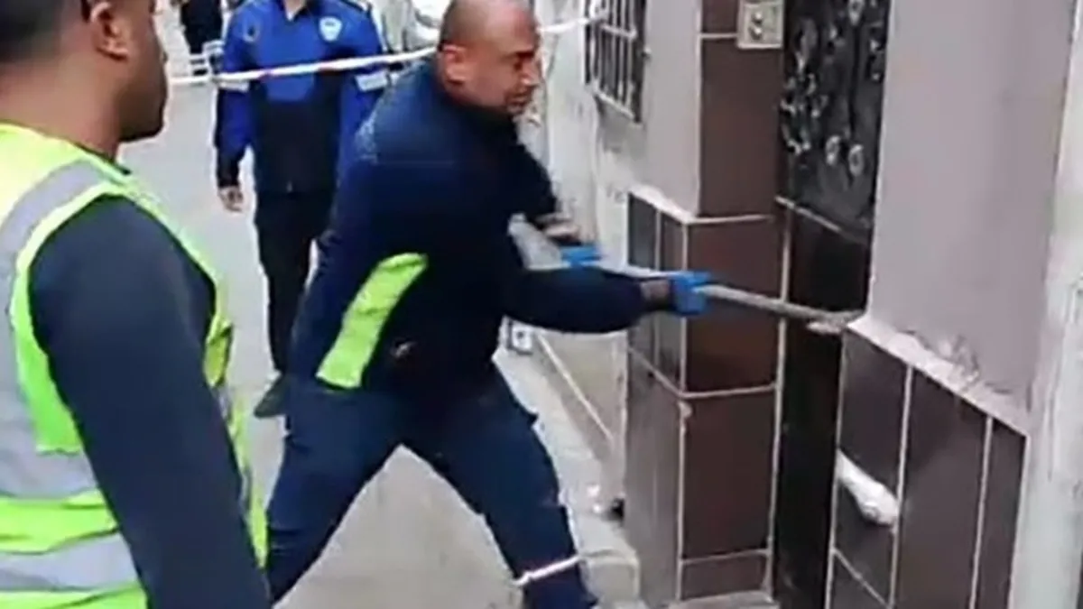 AK Parti İzmir Milletvekili Bursalı’dan CHP’li Belediye’ye sert tepki: Bunların işi yapmak değil yıkmak AK Parti İzmir Milletvekili Bursalı’dan CHP’li Belediye’ye sert tepki: Bunların işi yapmak değil yıkmak