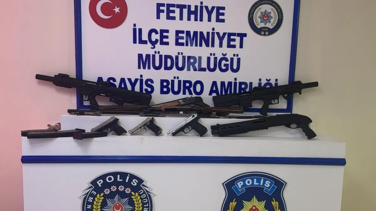 Fethiye’de şüpheli çantadan mühimmat çıktı Fethiye’de şüpheli çantadan mühimmat çıktı
