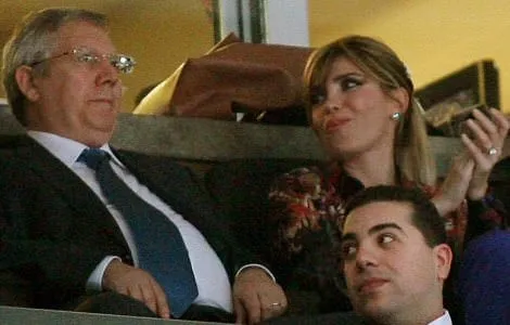 Aziz Yıldırım ve eşi ilk kez böyle görüntülendi - Galeri ...