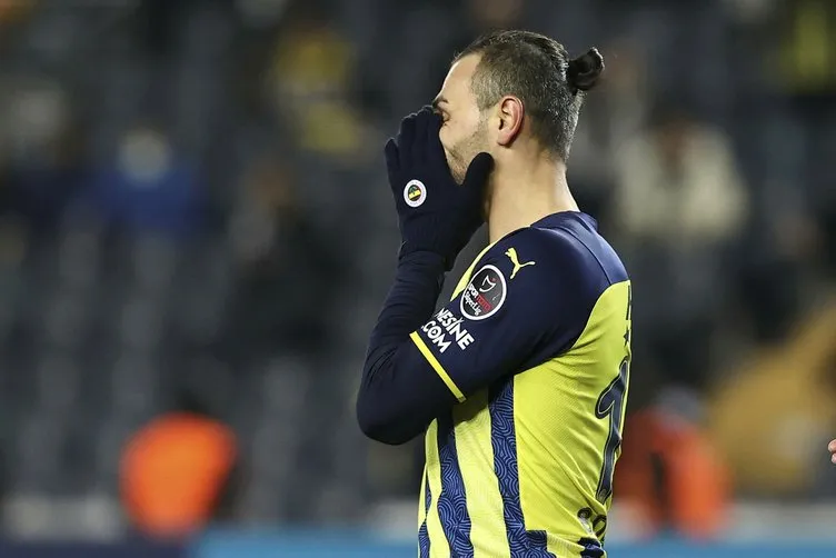 Son dakika... İsmail Kartal bizzat istedi! Fenerbahçe’nin teklifini böyle açıkladılar