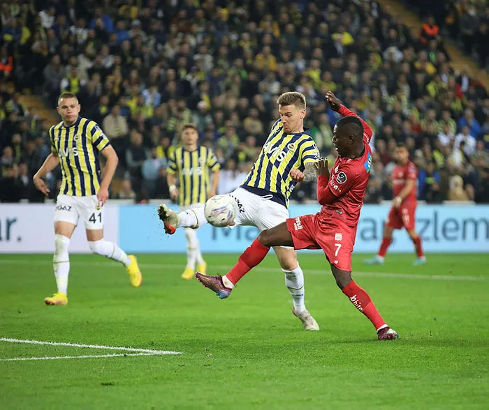 sivasspor-ile-fenerbahce-34-kez-karsilasacak-1682671661457.jpg