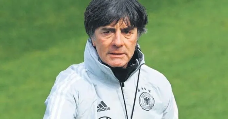 Löw’e 3 yıllık teklif