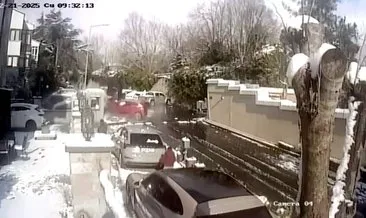 Karlı yolda kayan cip önce 4 otomobile sonra yayaya çarptı: 1 kişi öldü #istanbul
