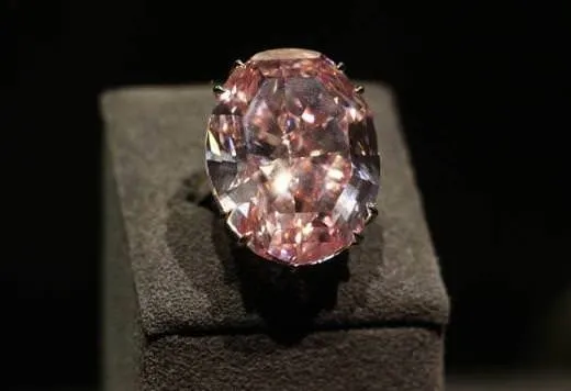 Pembe Yıldız Elmas'ı rekor fiyata satıldı