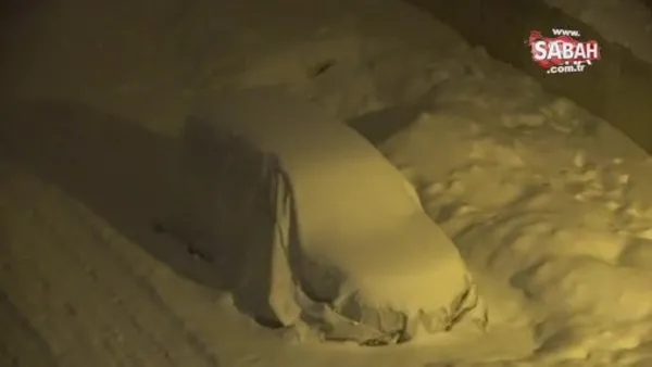 Yüksekova'da araçlar kara gömüldü | Video