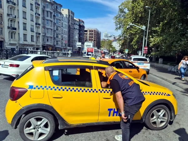 turistleri-dolandiran-taksicilere-siki-denetim-1726239118359.jpg