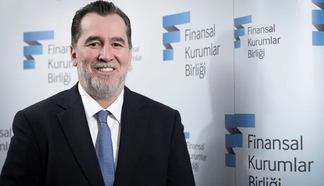 fon-sorusturmasinda-adi-gecmisti-finansal-kurumlar-birligi-baskani-ali-emre-balli-aracta-olu-bulundu-1791301312751.jpg