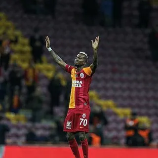 Henry Onyekuru asistle döndü