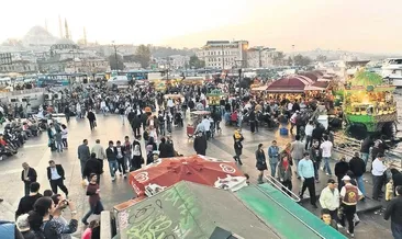 Çarşı pazara bayram coşkusu geldi