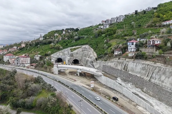 akcaabata-dev-ulasim-hamlesi-guney-cevre-yolu-yukseliyor-1777964458937.jpg