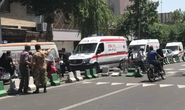 İran’da emniyet mensuplarına ateş açıldı