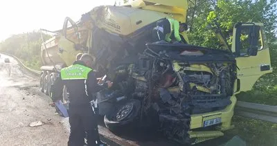 Gölcük’te feci kaza: Kamyon taksiye çarptı, 4 kişi yaralandı #kocaeli