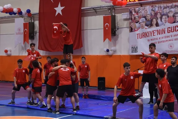bitliste-19-mayis-ataturku-anma-genclik-ve-spor-bayrami-coskuyla-kutlandi-1716133918202.jpg