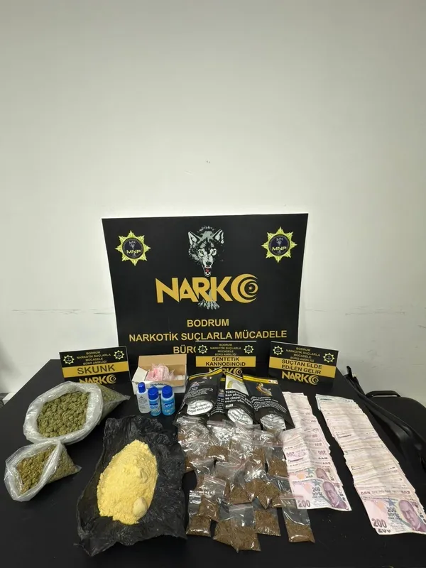 muglada-uyusturucu-tacirlerine-operasyon-8-supheli-tutuklandi-1763484707193.jpg