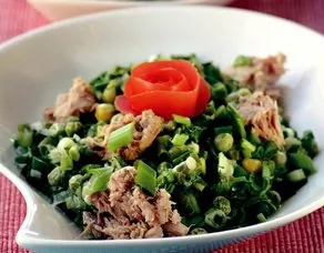 Taze Soğanlı ve Ton Balıklı Salata