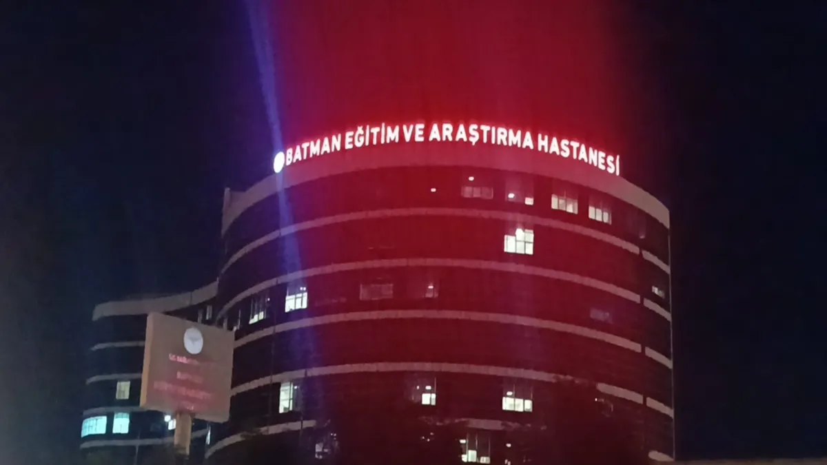 Batman'da feci kaza: Motosiklet minik Ecrin'i hayattan kopardı! Batman'da feci kaza: Motosiklet minik Ecrin'i hayattan kopardı!