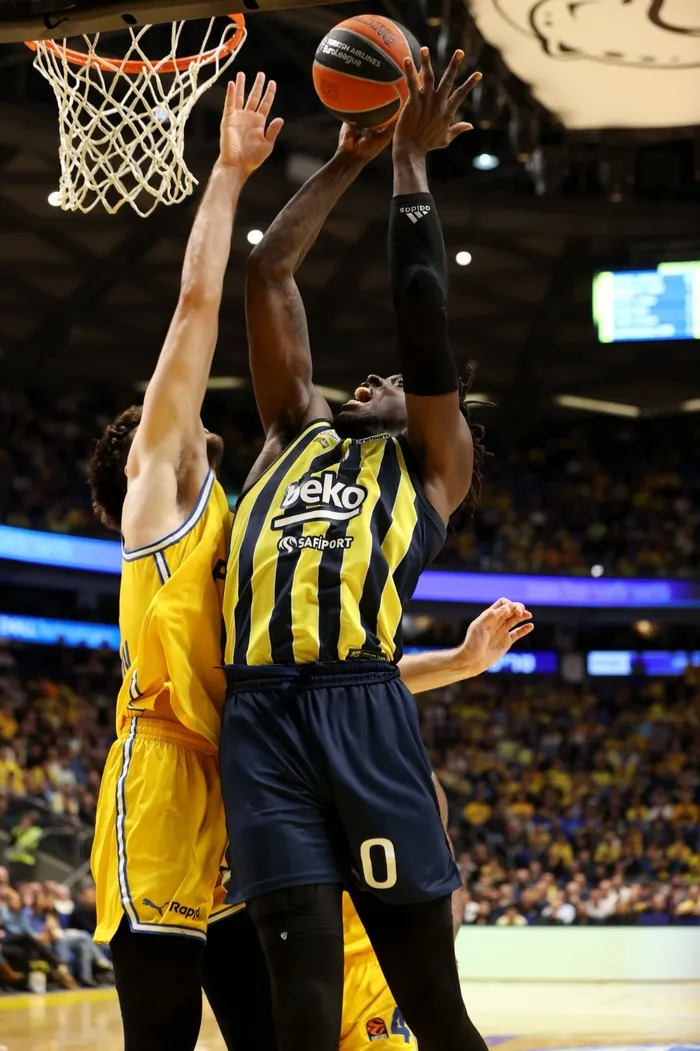 fenerbahce-beko-deplasmanda-kaybetti-kanaryaua-maccabi-tel-aviv-engeli-1678305787927.jpeg