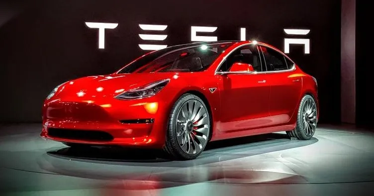 Tesla Model 3 cuma günü satışa çıkıyor