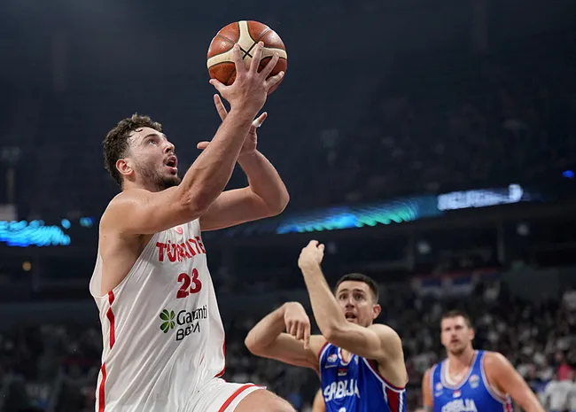 son-dakika-haberi-a-milli-erkek-basketbol-takimi-sirbistani-maglup-etti-iste-son-16-turundaki-rakip-1756931009449.jpeg