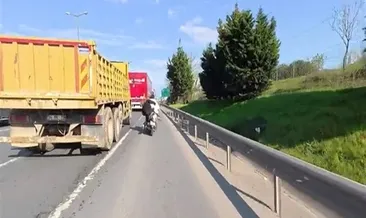 Ataşehir TEM Otoyolu’nda dehşet anları! Motosiklette saç saça baş başa kavga ölümle bitiyordu: O anlar kamera kaydında...