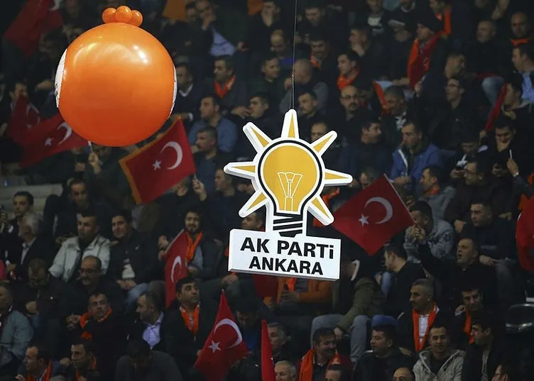 AK Parti Ankara İl Kongresi’nde coşkulu kalabalık