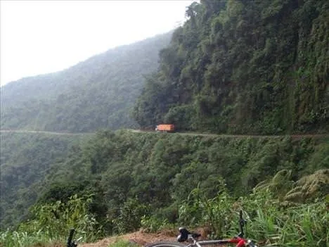 Ölümcül yol