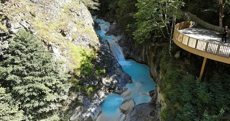 Mavi Göl ziyaretçilerini bekliyor