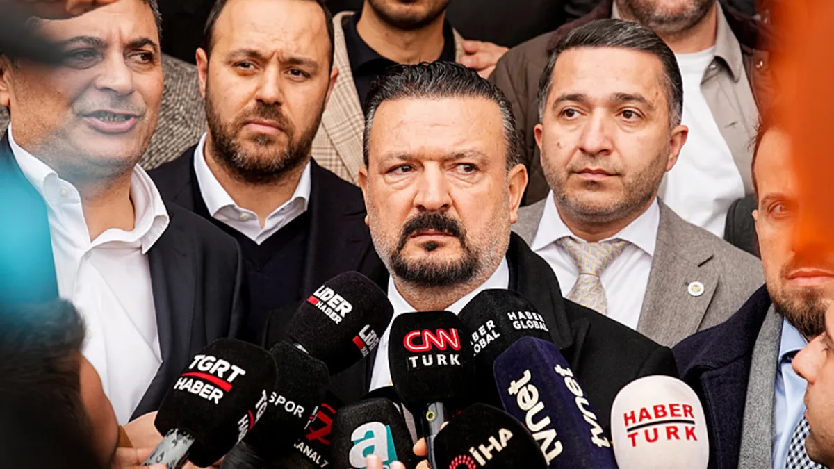 Fenerbahçe’den Sadettin Saran açıklaması! “Transfer çalışmaları devam edecek” Fenerbahçe’den Sadettin Saran açıklaması! “Transfer çalışmaları devam edecek”