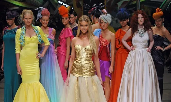 Sidney'de nefes kesen defile